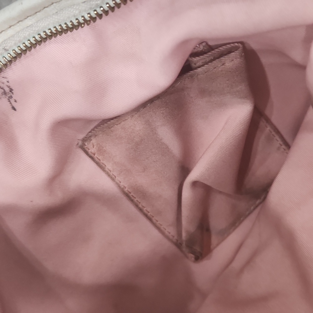 Gucci Pink Crossbody Bag with Gold Accents - Picture 13 of 15